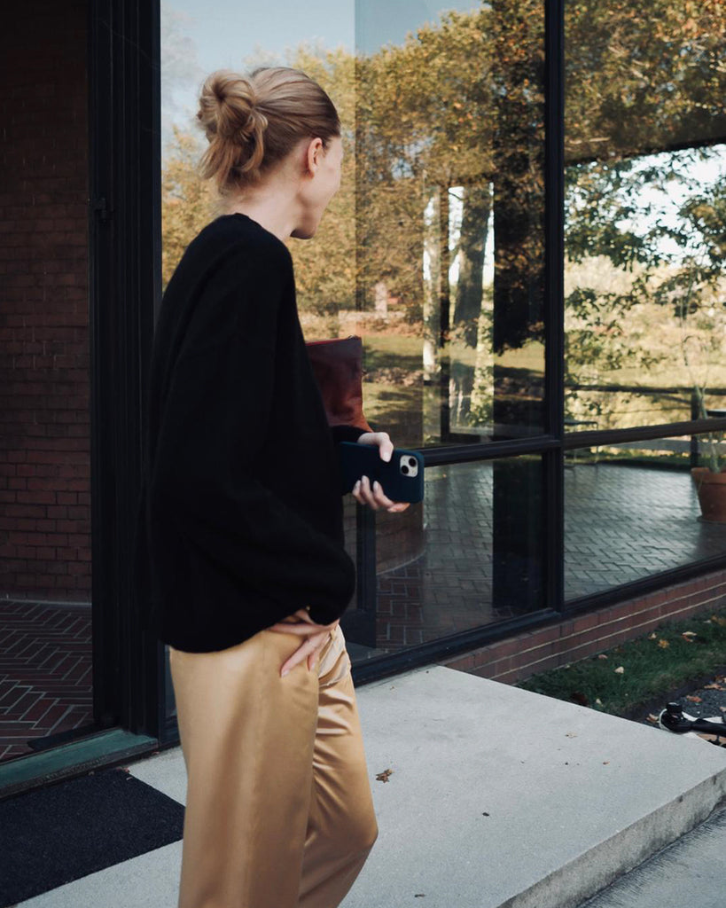 Ava Cashmere Sweater in Black